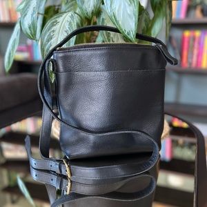 Duluth Trading Co. Lifelong Leather Crossbody Sling Handbag - Black